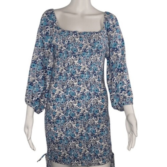 Jessica Simpson Dresses & Skirts - Jessica‎ Simpson Blue Floral Bodycon Dress